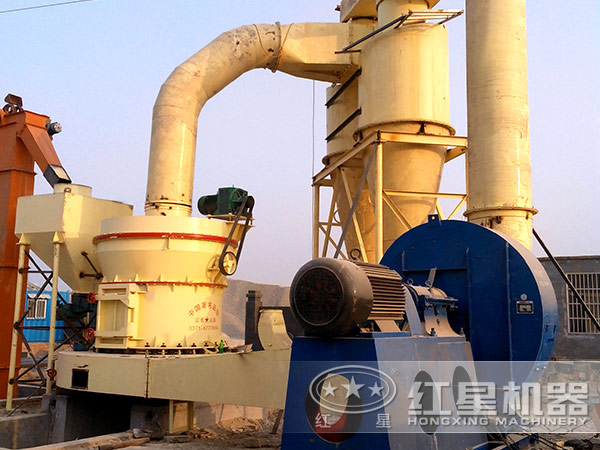 雷蒙磨粉機(jī)現(xiàn)場(chǎng)工作圖 雷蒙磨粉機(jī)現(xiàn)場(chǎng)工作圖