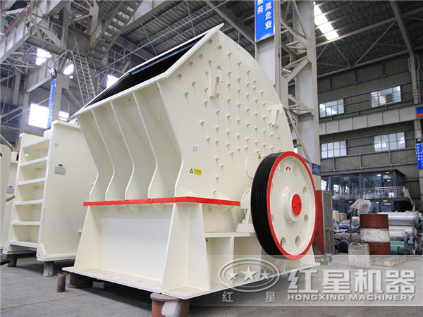 重錘式碎石機生產(chǎn)車間